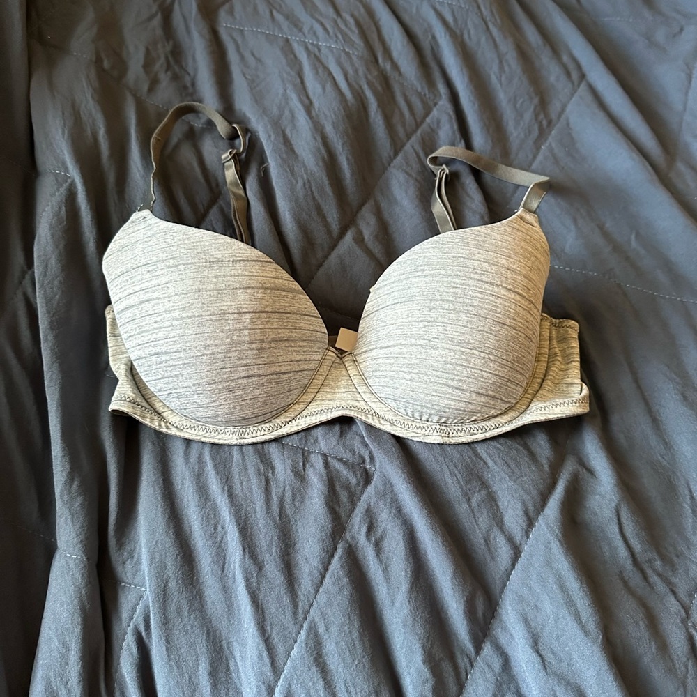 PINK Victoria's Secret Light Gray Bra